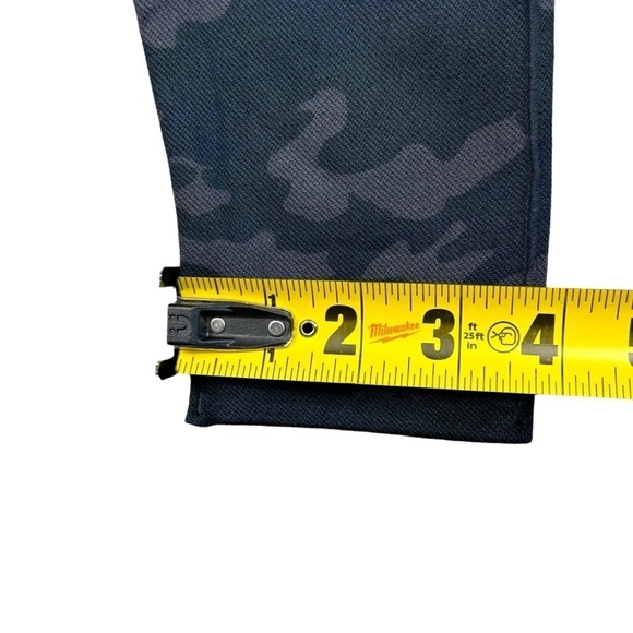 Spanx Look At Me Now Cropped Seamless Leggings Black Camo Women's Size Medium - Picture 5 of 11